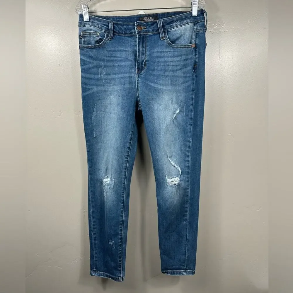 Judy Blue Relaxed Fit Distressed High Rise Jeans Size 32 - Picture 1 of 6